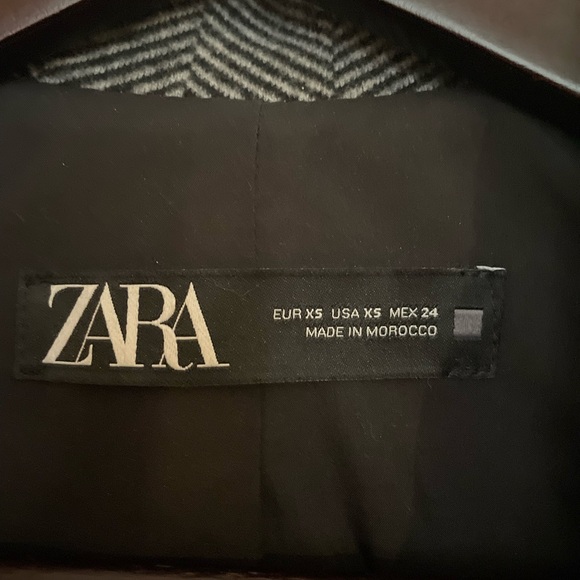Zara coat. Chevron pattern. Size xs - Picture 3 of 5